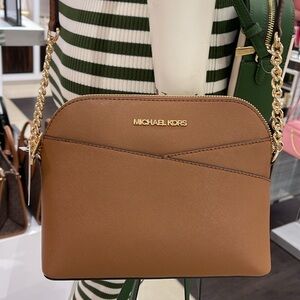 MICHAEL KORS
Jet Set Travel Medium Dome Crossbody Bag XCROSS XBODY
Luggage
NWT